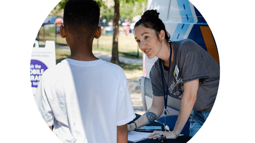 mobile library-circle-890x501